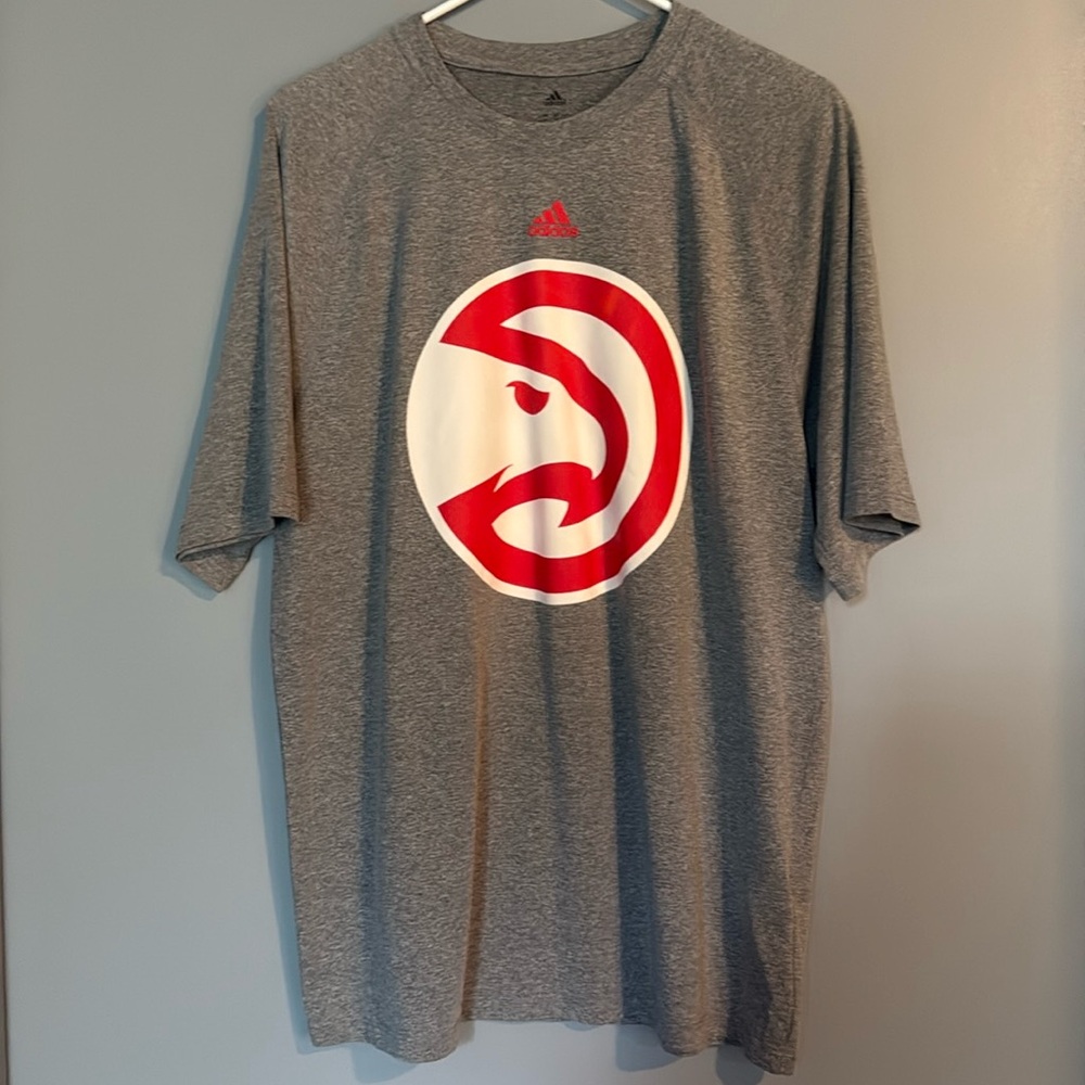 Atlanta Hawks Gray Med Tee NwOT